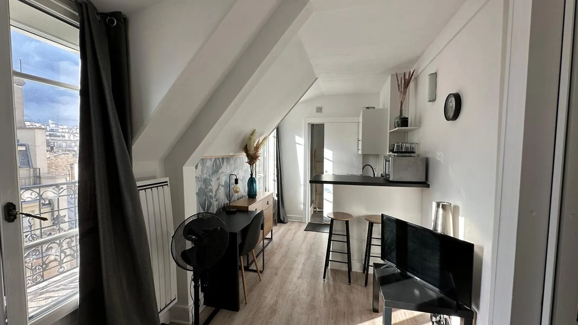 Tiparis Apartment *